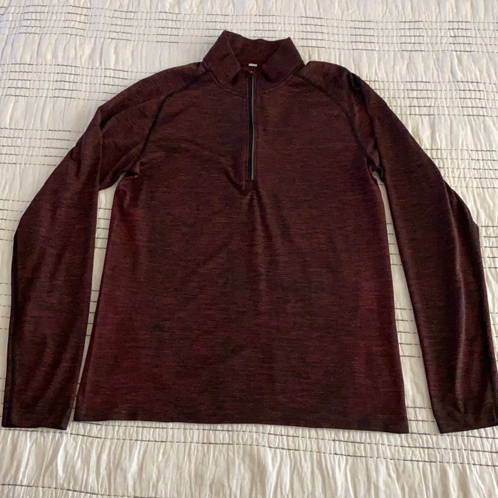 Men’s Lululemon Red Sweater, Men’s medium, Perfect for Running, Outdoor Sports